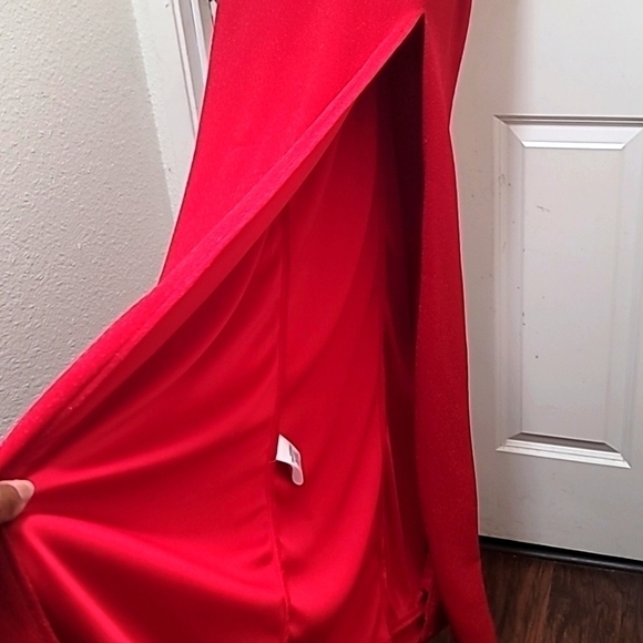 CITY STUDIO RED PROM SPAGHETTI STRAP WITH SPLIT AND LACE BACK MAXI DRESS SIZE 1 - Picture 7 of 12